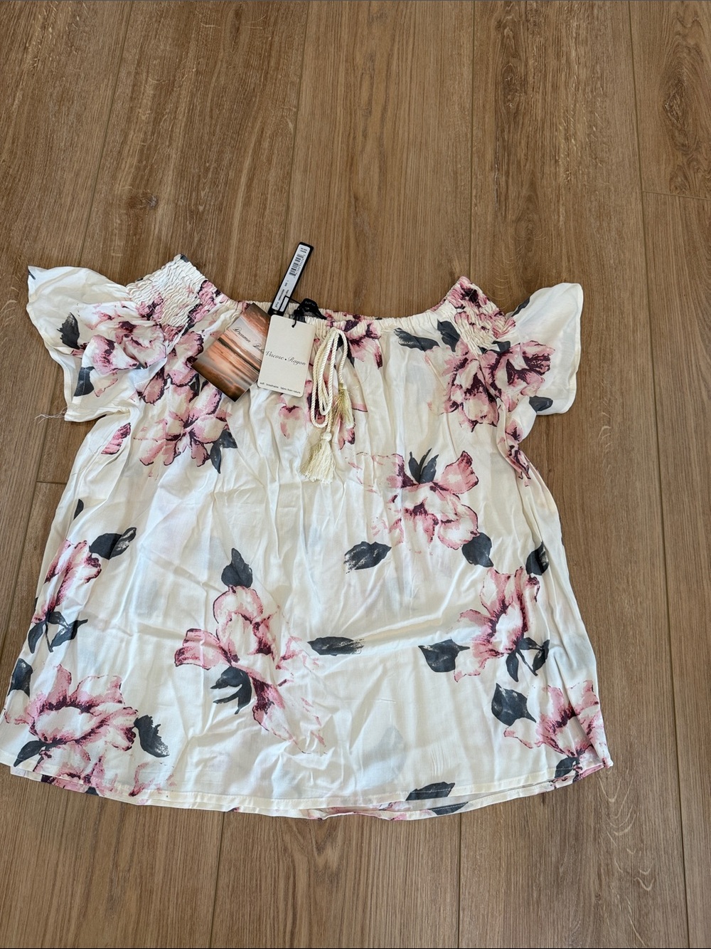 NWT Harve Benard cream and pink floral Off-Shoulder Floral blouse